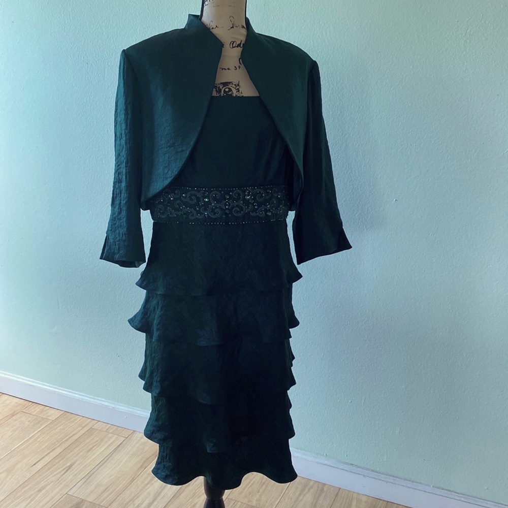 Gorgeous Green Formal two-Piece Dress